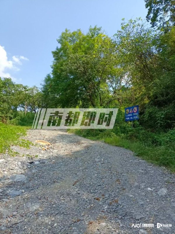 配资宝 实探杭州女子踩氢氟酸身亡路段：有多处菜地，上山处正修围挡